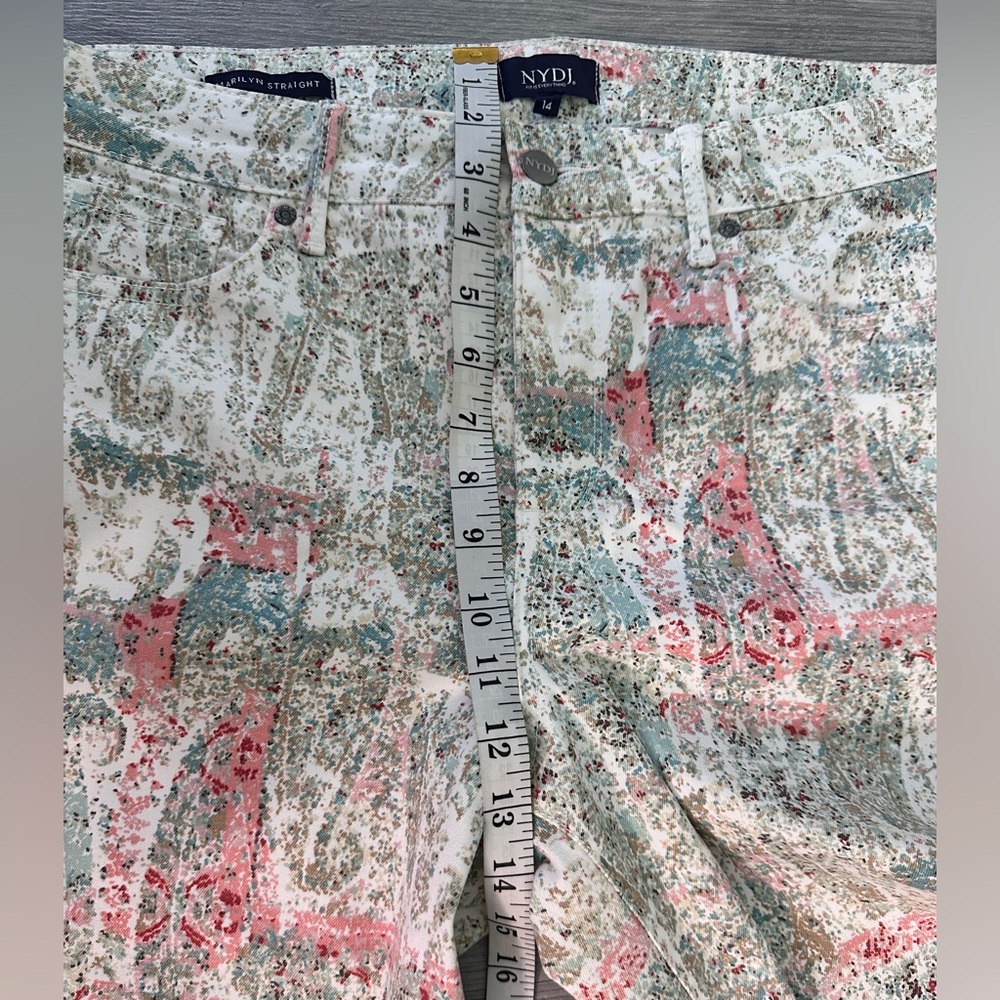 NYDJ Women's Ivory, Green, Paisley Marilyn Straight Crop Capris Plus Size 14 - Picture 3 of 9